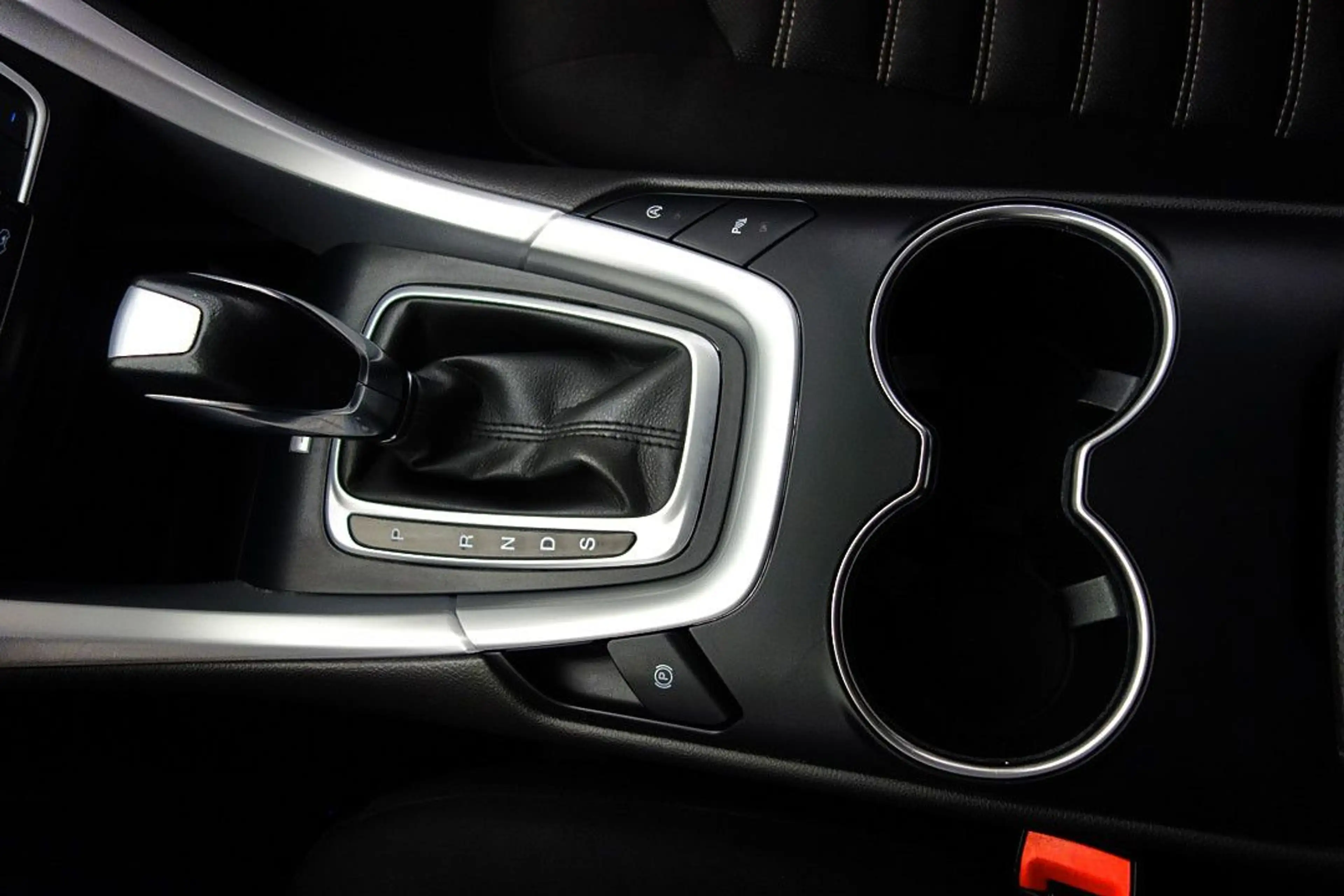Ford Mondeo Turnier Aut. BUSINESS LED+NAVI+KEYLESS — photo 26
