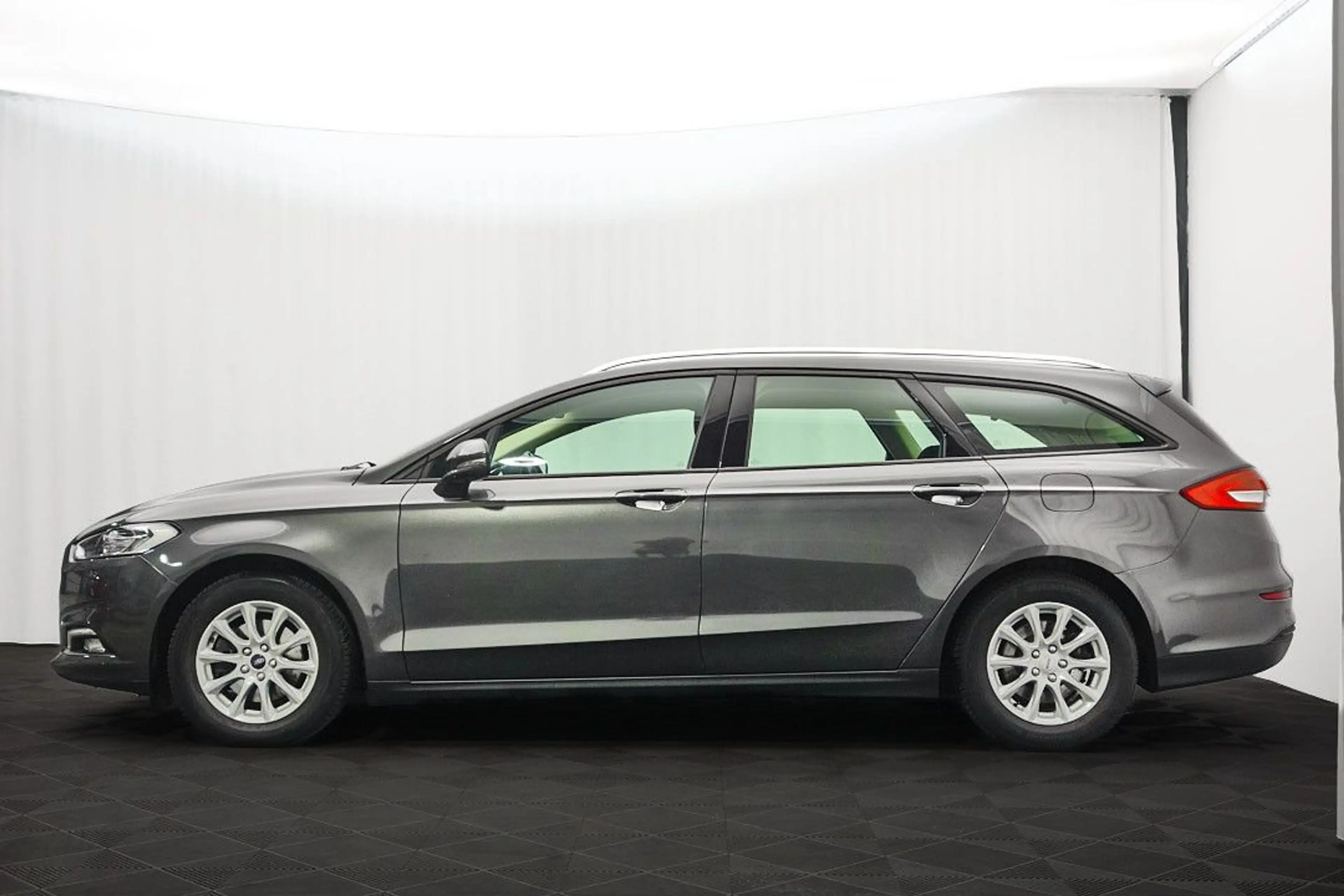 Ford Mondeo Turnier Aut. BUSINESS LED+NAVI+KEYLESS — photo 4