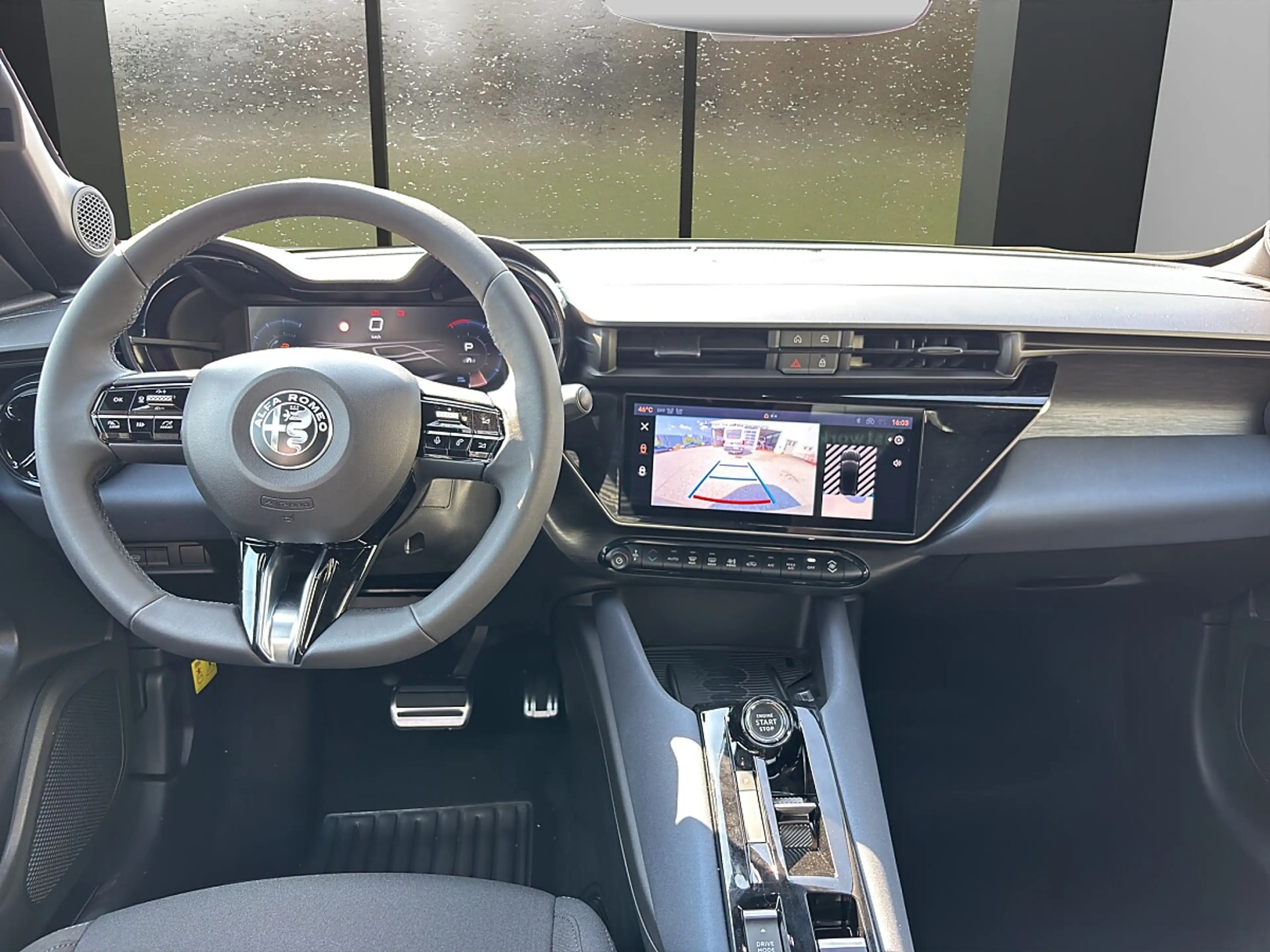 Alfa Romeo Junior Ibrida Sprint 1.2 MHEV e-DCT6 — photo 7