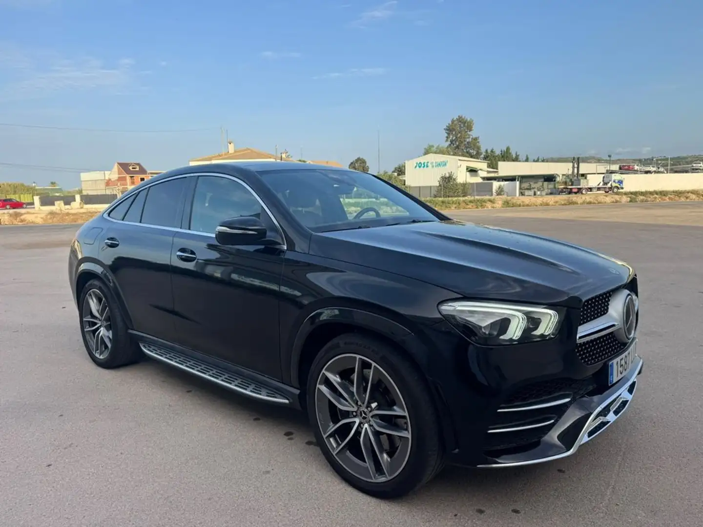 Mercedes-Benz GLE 350 d 4MATIC Business - 1