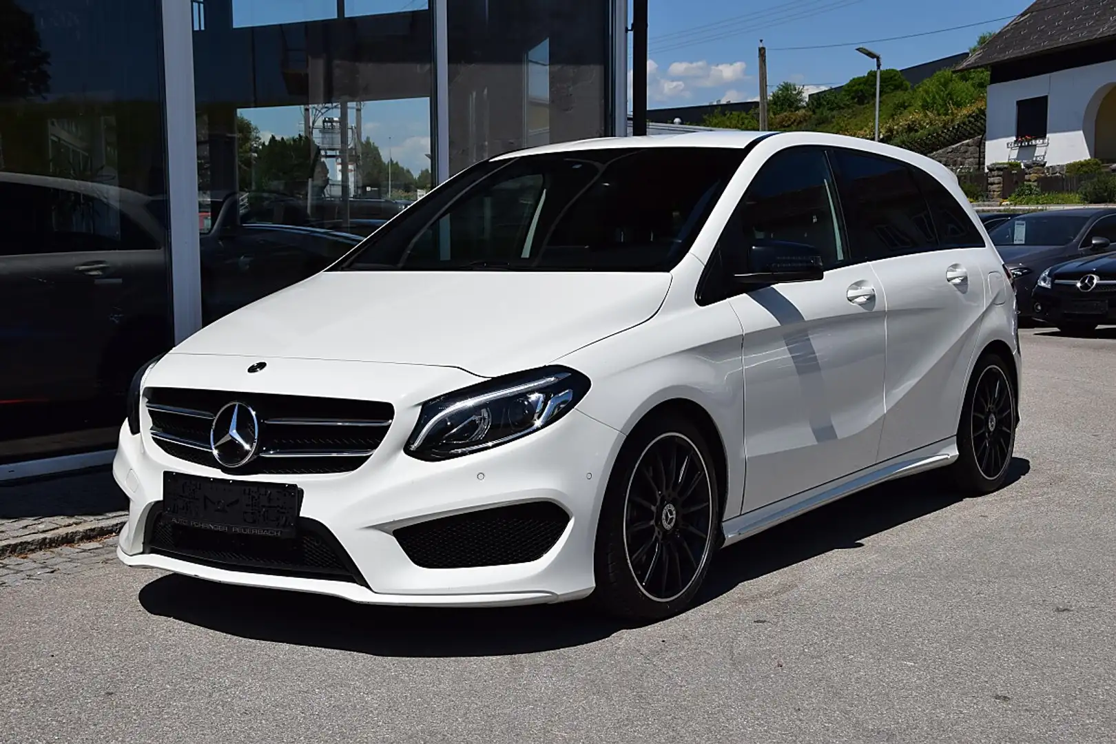 Mercedes-Benz B 200 CDI d AMG Line 4Matic Weiß - 2