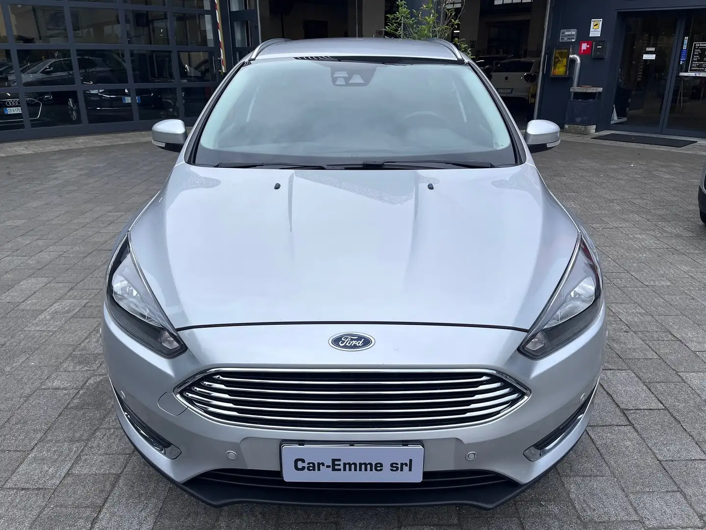 Ford Focus SW 1.5 tdci Titanium Navi Plateado - 2