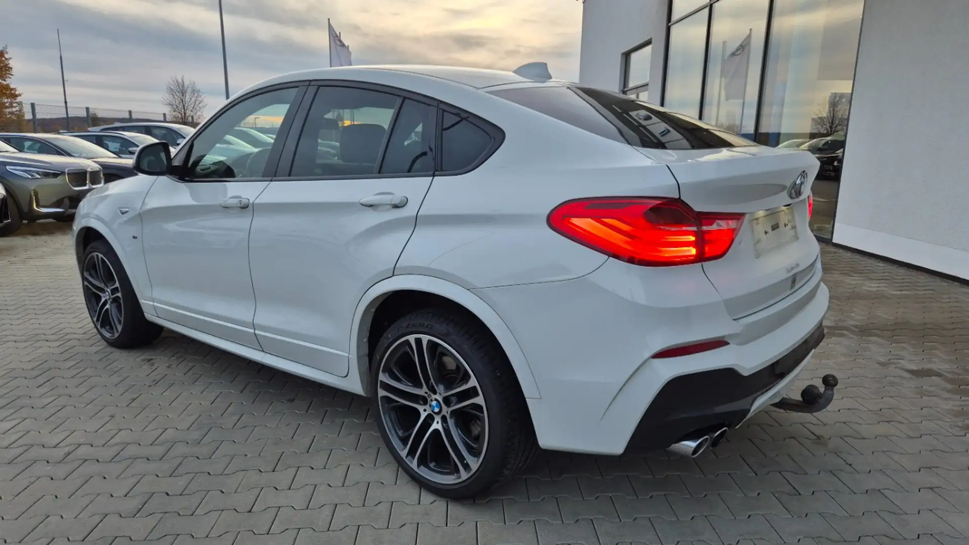 BMW X4 xDrive35d Aut. M-Sport NaviProf. HiFi H-K HUD Weiß - 2