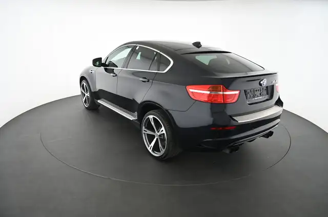 BMW X6 M view 9