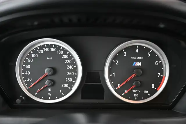 BMW X6 M view 21