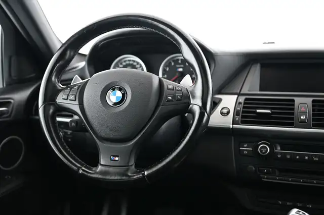 BMW X6 M view 20