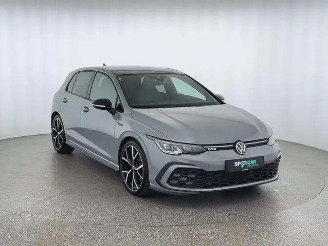 Volkswagen Golf view 3