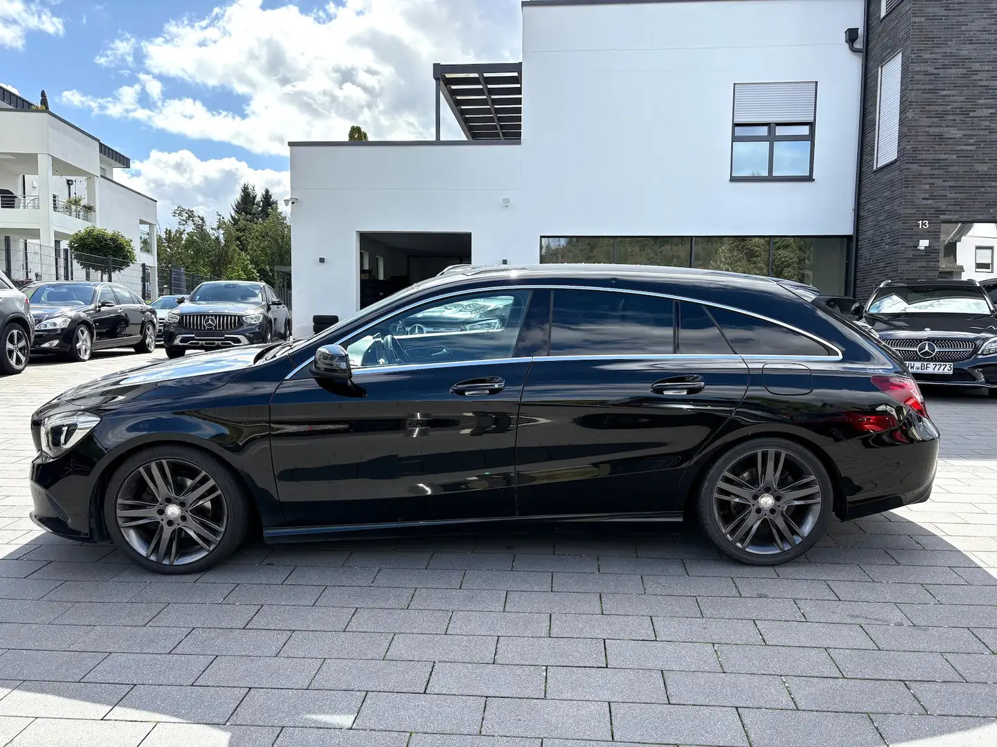 Mercedes-Benz CLA 200 * LEDER * LED * NAVI Noir - 2