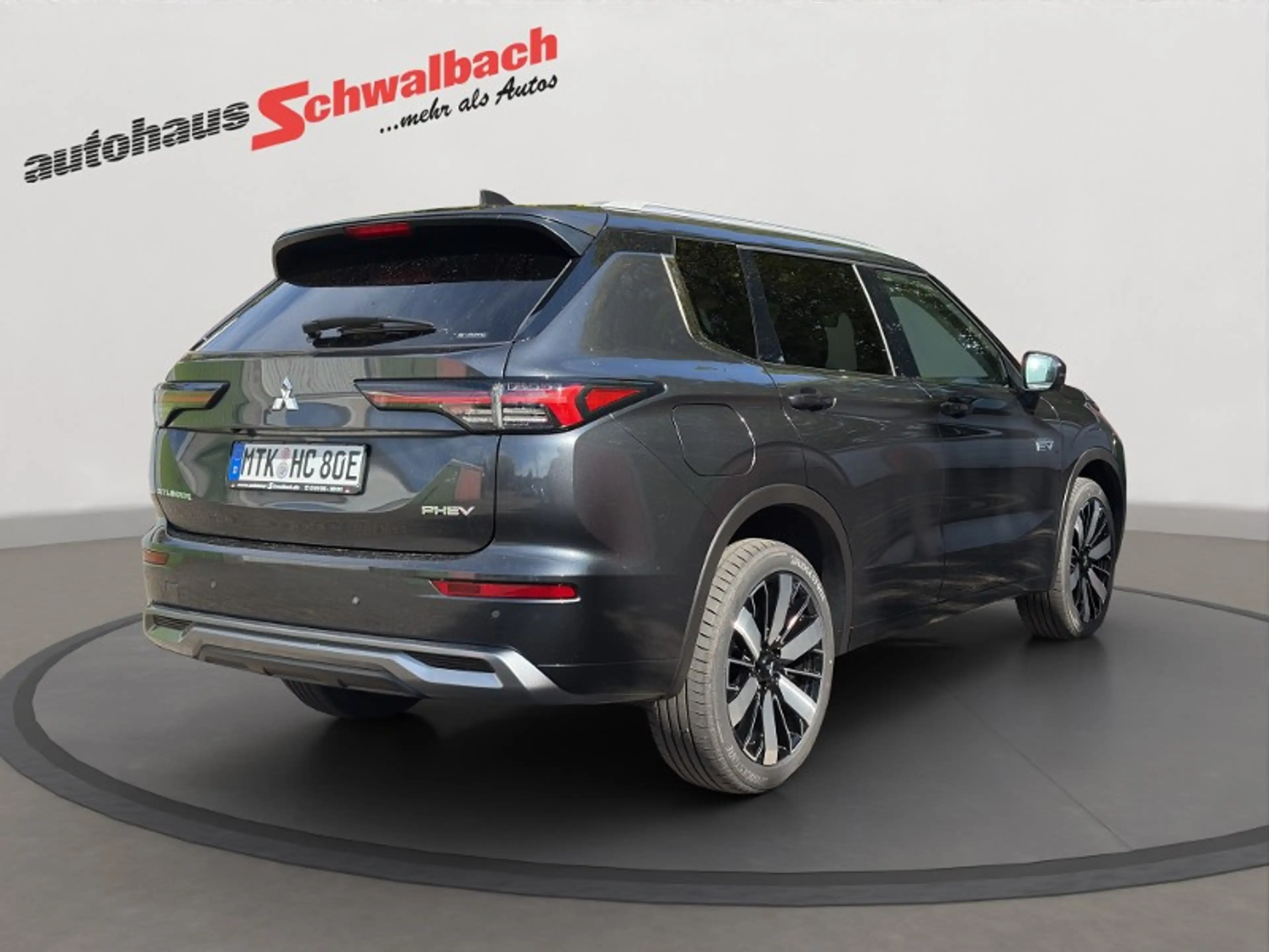 Mitsubishi Outlander 2.4L PHEV Diamant — photo 6
