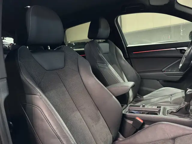 Audi Q3 view 13