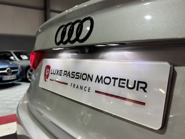 Audi Q3 view 19