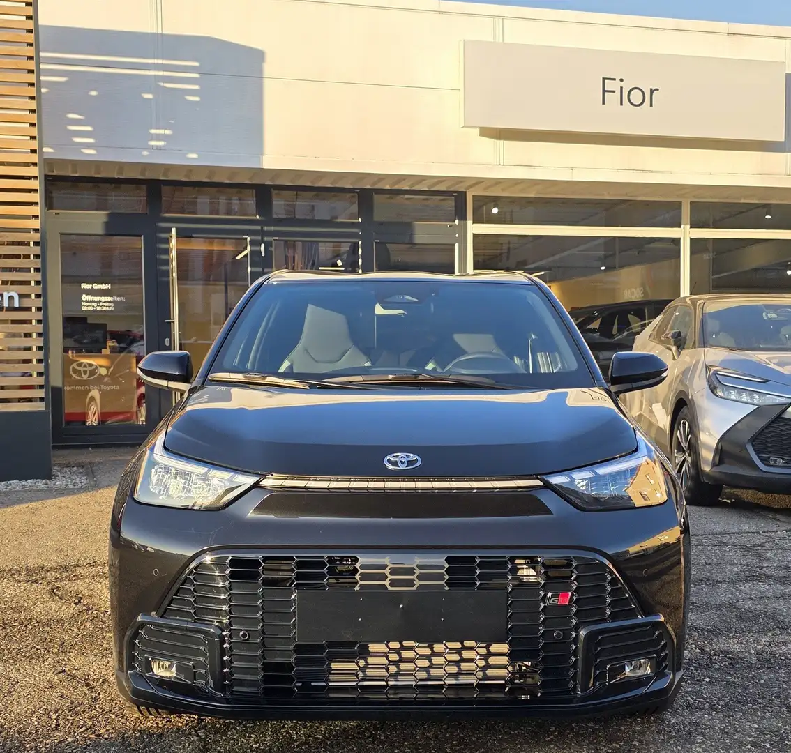 Toyota Aygo X Hybrid GR Sport Schwarz - 2