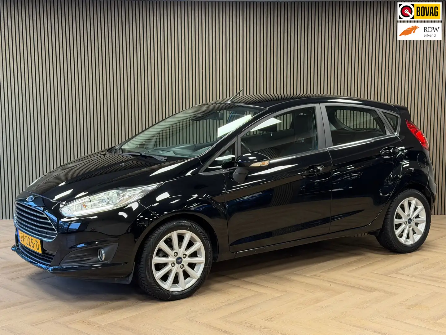 Ford Fiesta 1.0 EcoBoost Titanium AIRCO CRUISE PDC BLUETOOTH A Schwarz - 1