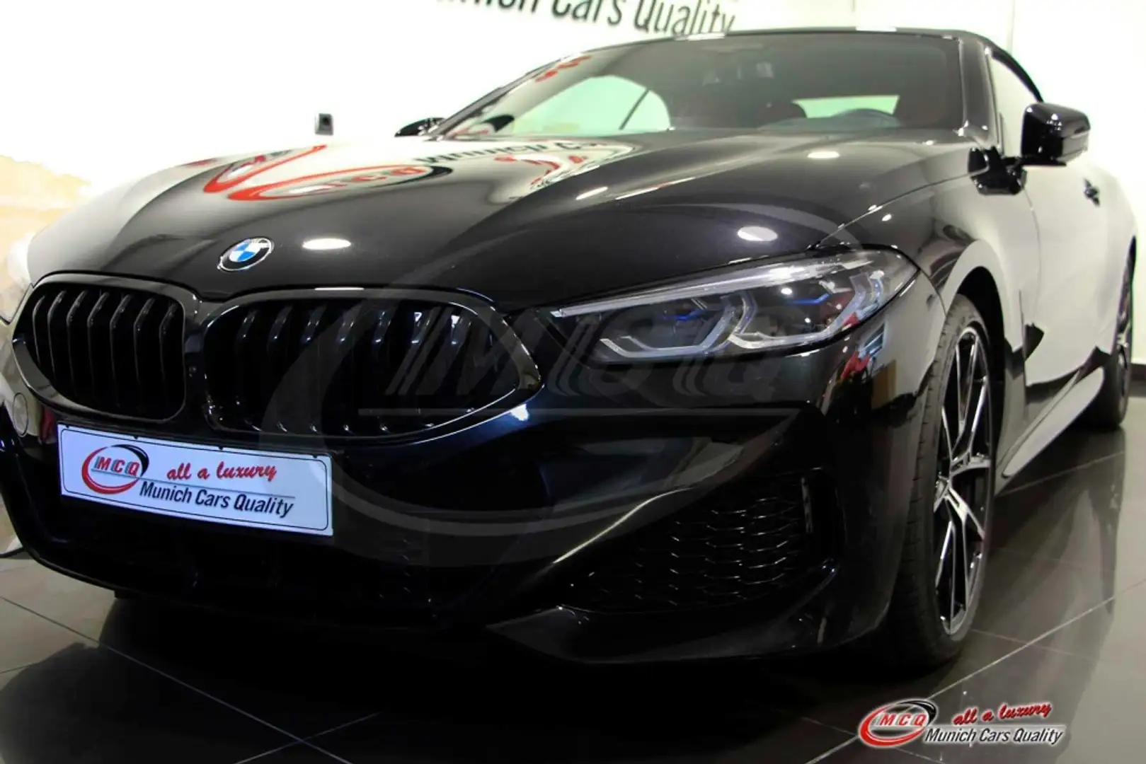 BMW 840 840d Cabrio xDrive Noir - 1