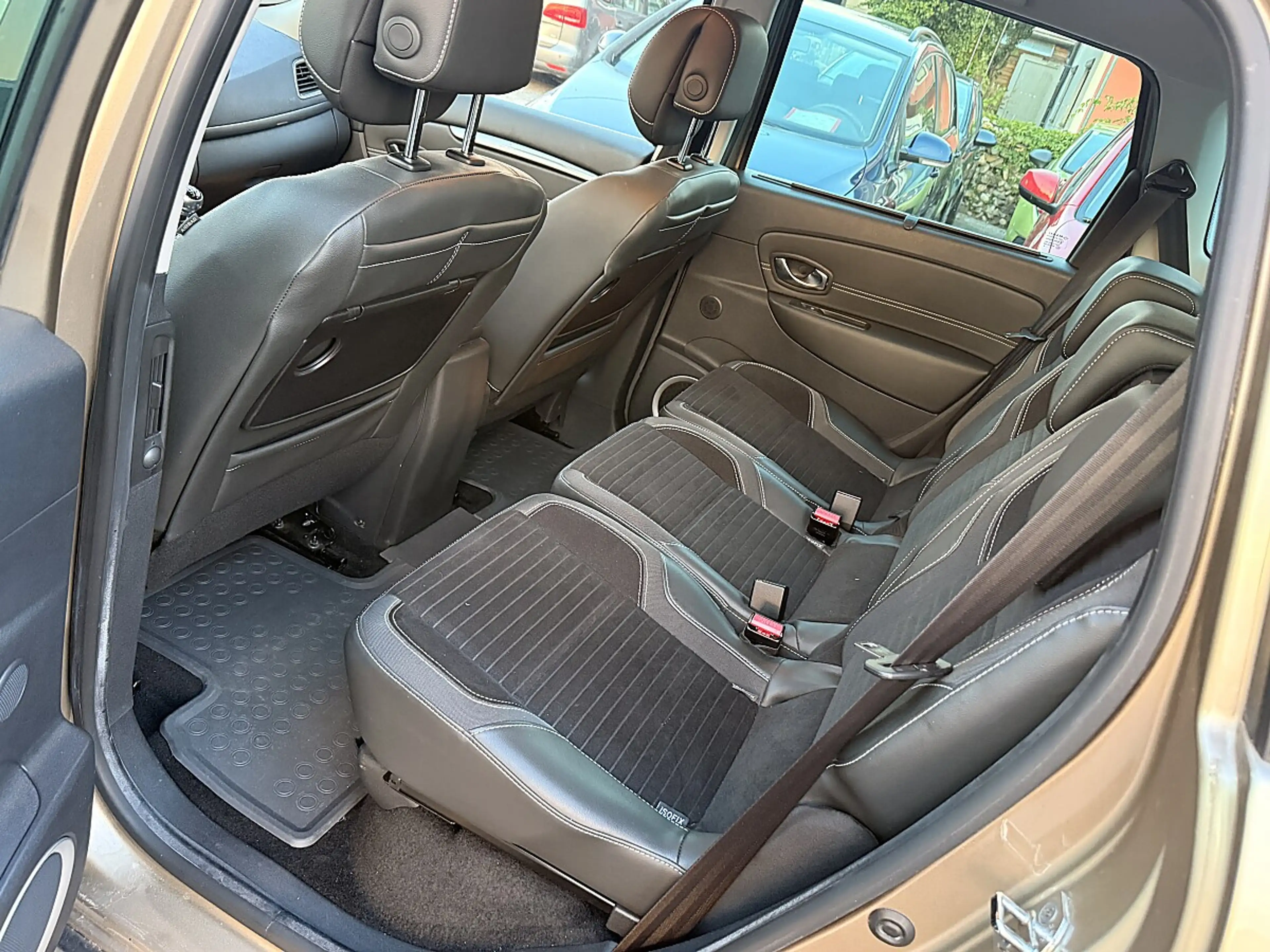 Renault Scenic Scénic XMOD Energy dCi 110 Bose Edition — photo 10