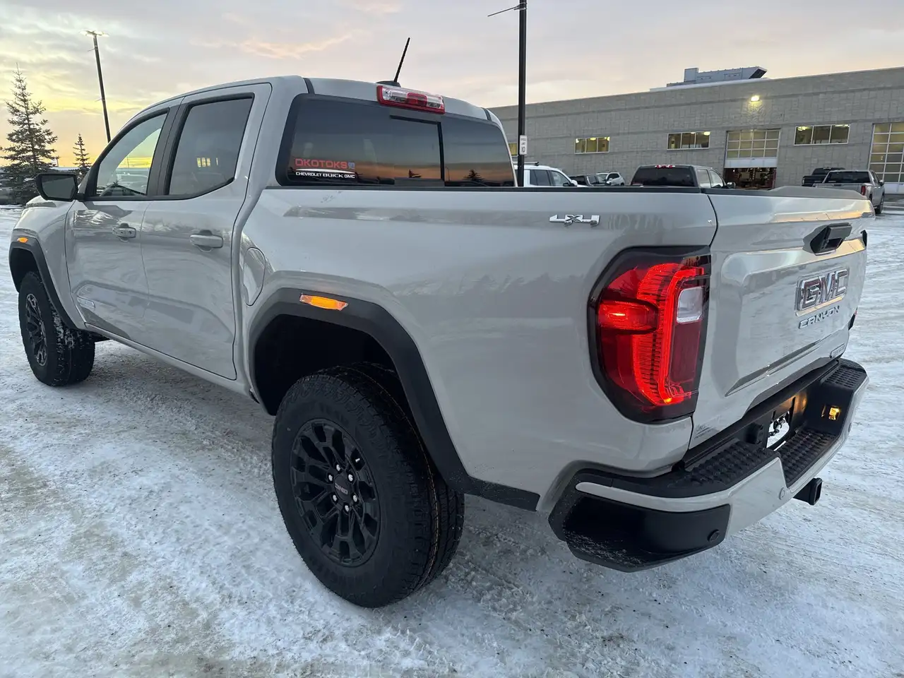 GMC Canyon снимка GMC Canyon