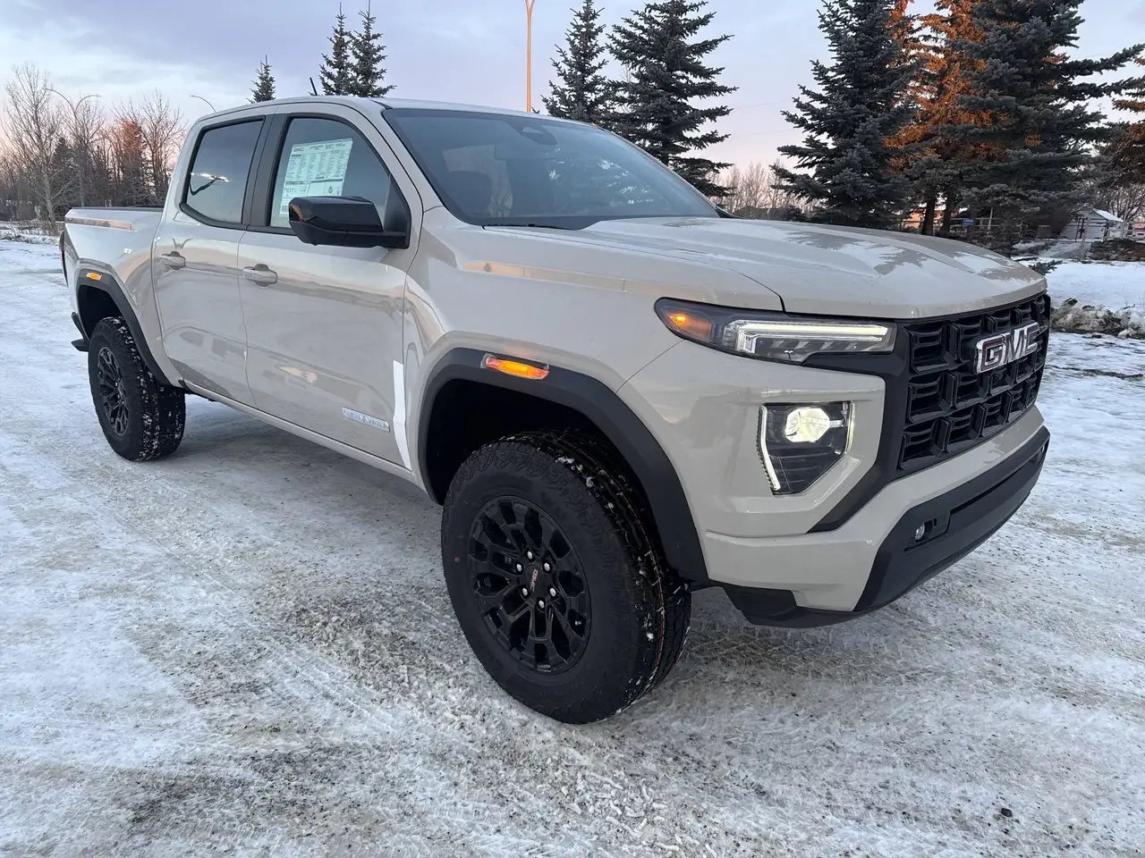 GMC Canyon снимка GMC Canyon