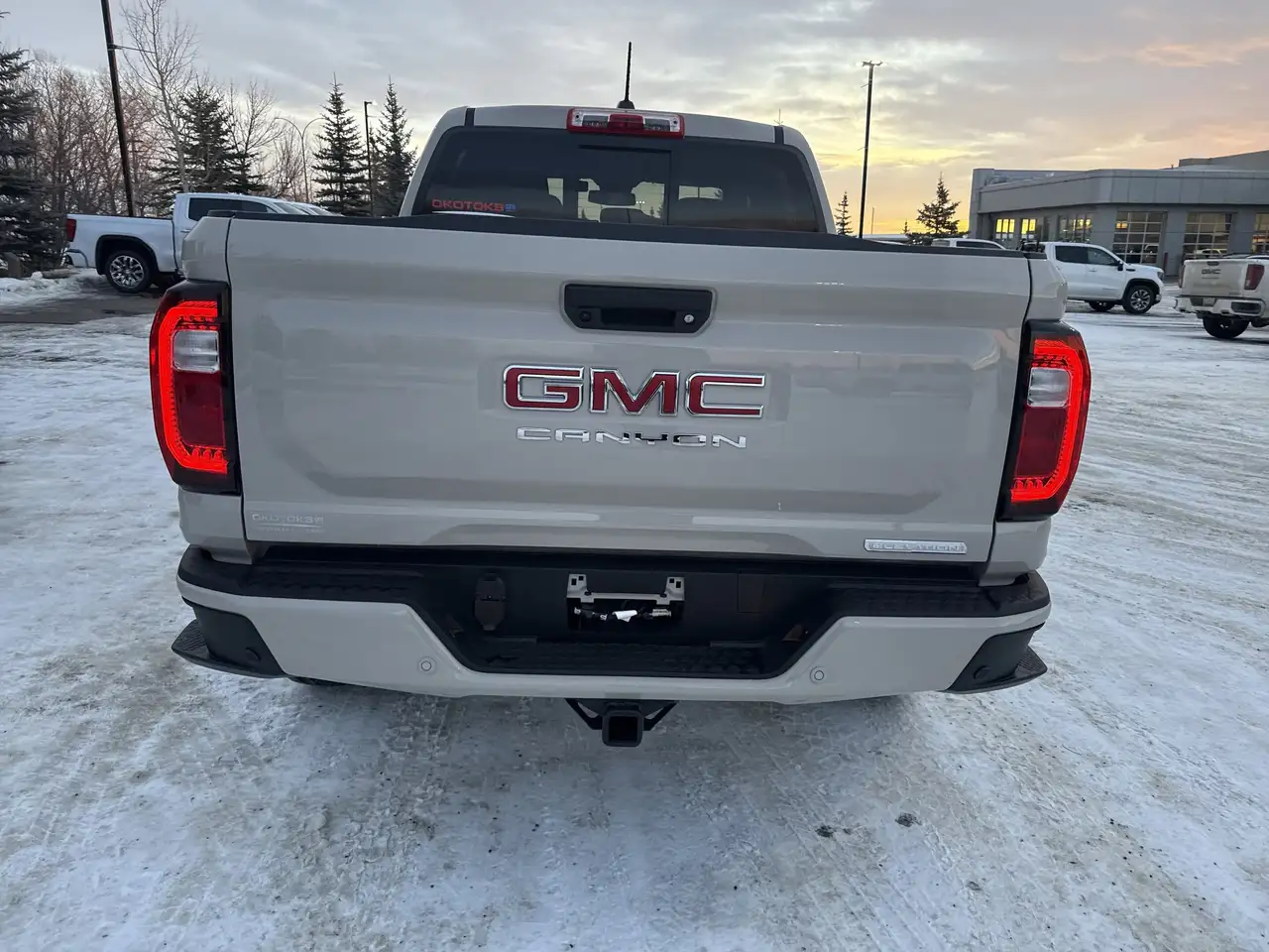 GMC Canyon снимка GMC Canyon