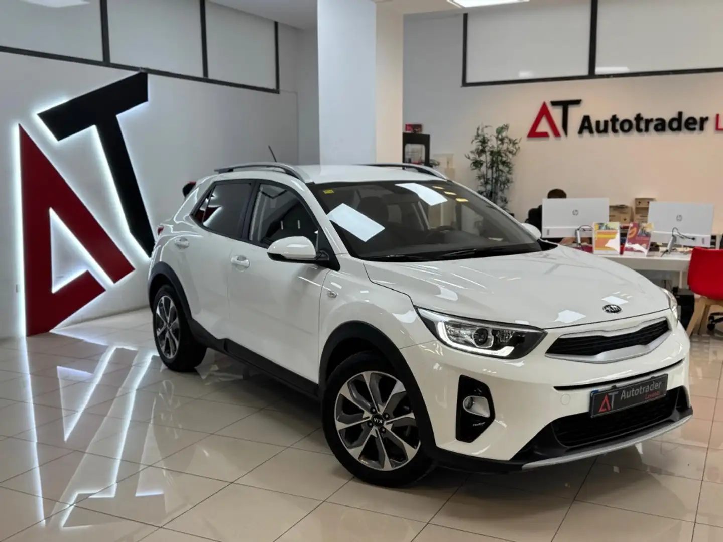 Kia Stonic 1.0 T-GDi MHEV Concept 100 Blanco - 1