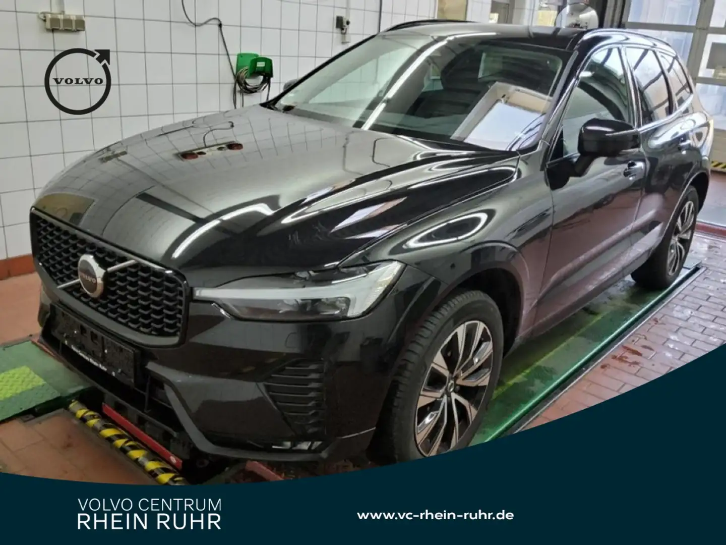 Volvo XC60 B5 AWD  PLUS DARK FAP+HKSOUND+WINTERPAK+LM+ Schwarz - 1