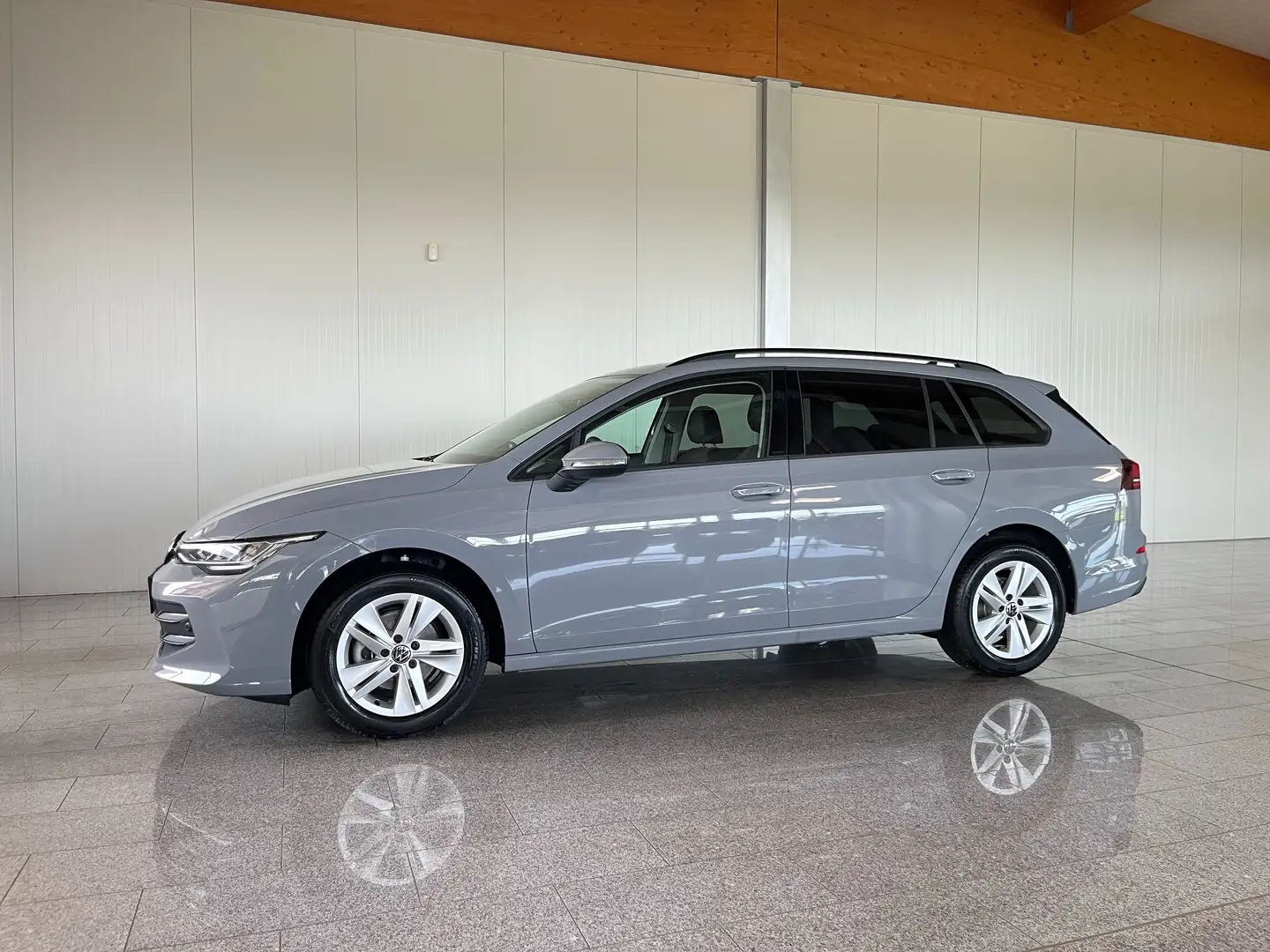 Volkswagen Golf Variant 1.5 TSI 85 kW Life Garantie bis 08/2029 Grau - 1