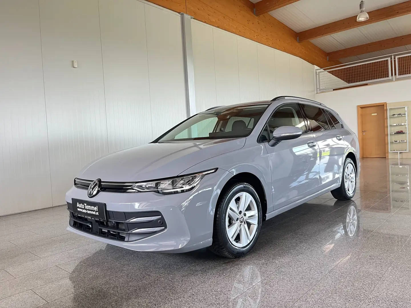 Volkswagen Golf Variant 1.5 TSI 85 kW Life Garantie bis 08/2029 Grau - 2