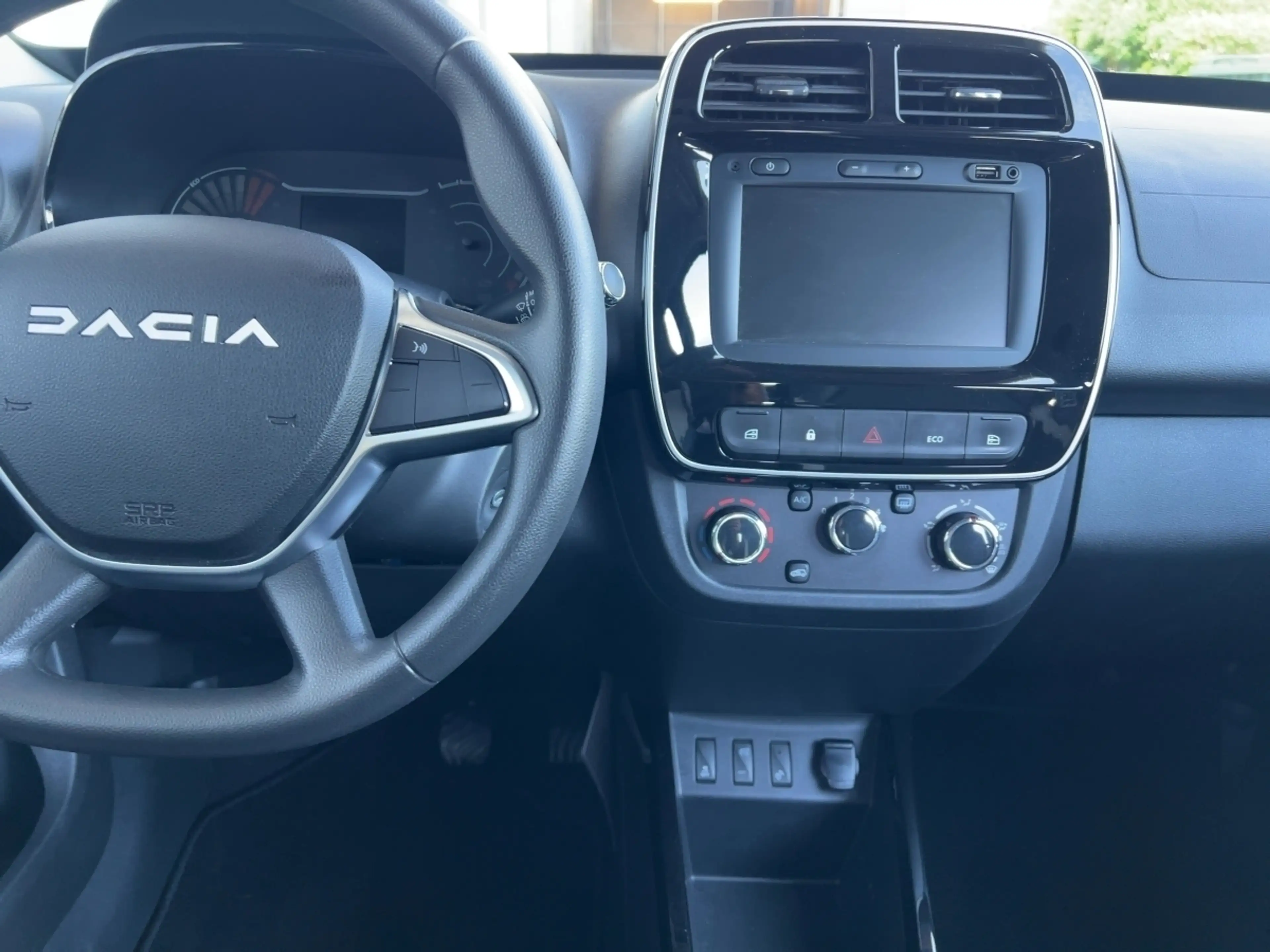 Dacia Spring Essential KLIMA LED-Tagfahrlicht ABS ESP ZV — photo 12
