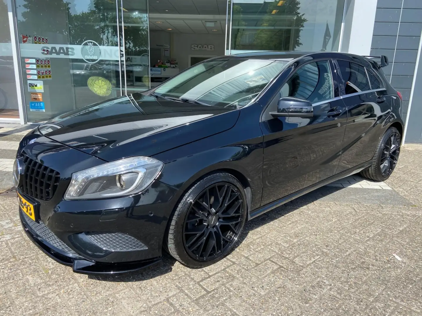 Mercedes-Benz A 180 AMGPAKKET/Automaat/Led Zwart - 1