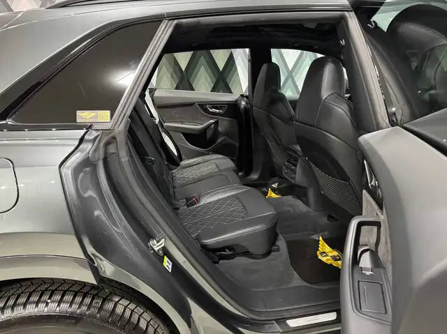 Audi Q8 50 TDI Quattro // S-LINE // MATRIX // AHK // Ansicht 23