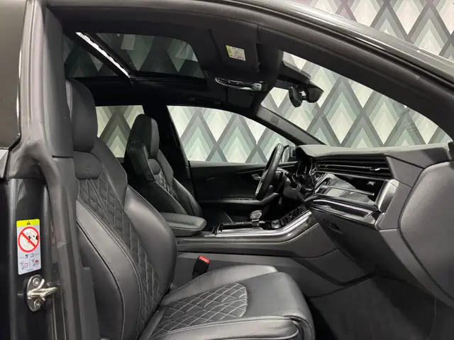 Audi Q8 50 TDI Quattro // S-LINE // MATRIX // AHK // Ansicht 20