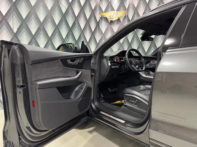 Audi Q8 50 TDI Quattro // S-LINE // MATRIX // AHK // Ansicht 11