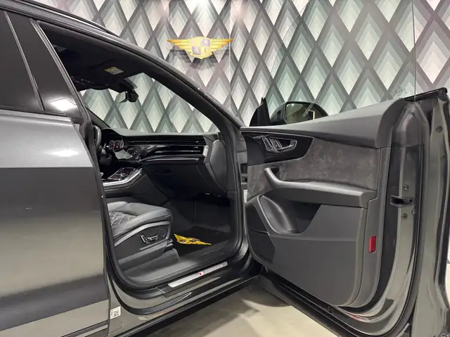 Audi Q8 50 TDI Quattro // S-LINE // MATRIX // AHK // Ansicht 15