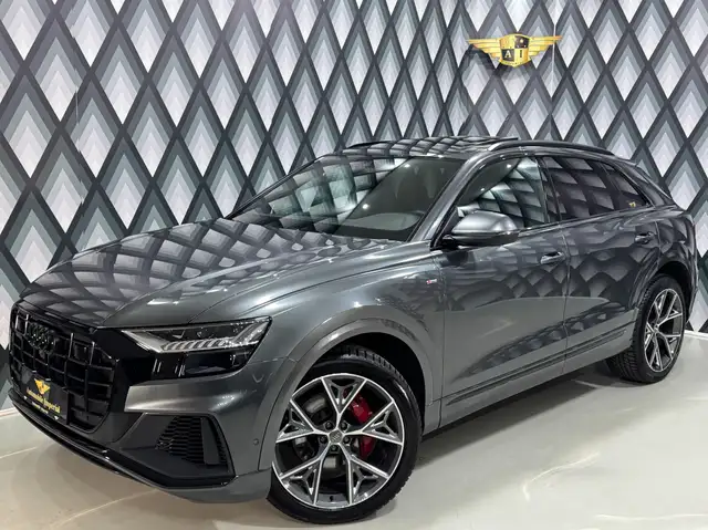 Audi Q8 50 TDI Quattro // S-LINE // MATRIX // AHK // Ansicht 2