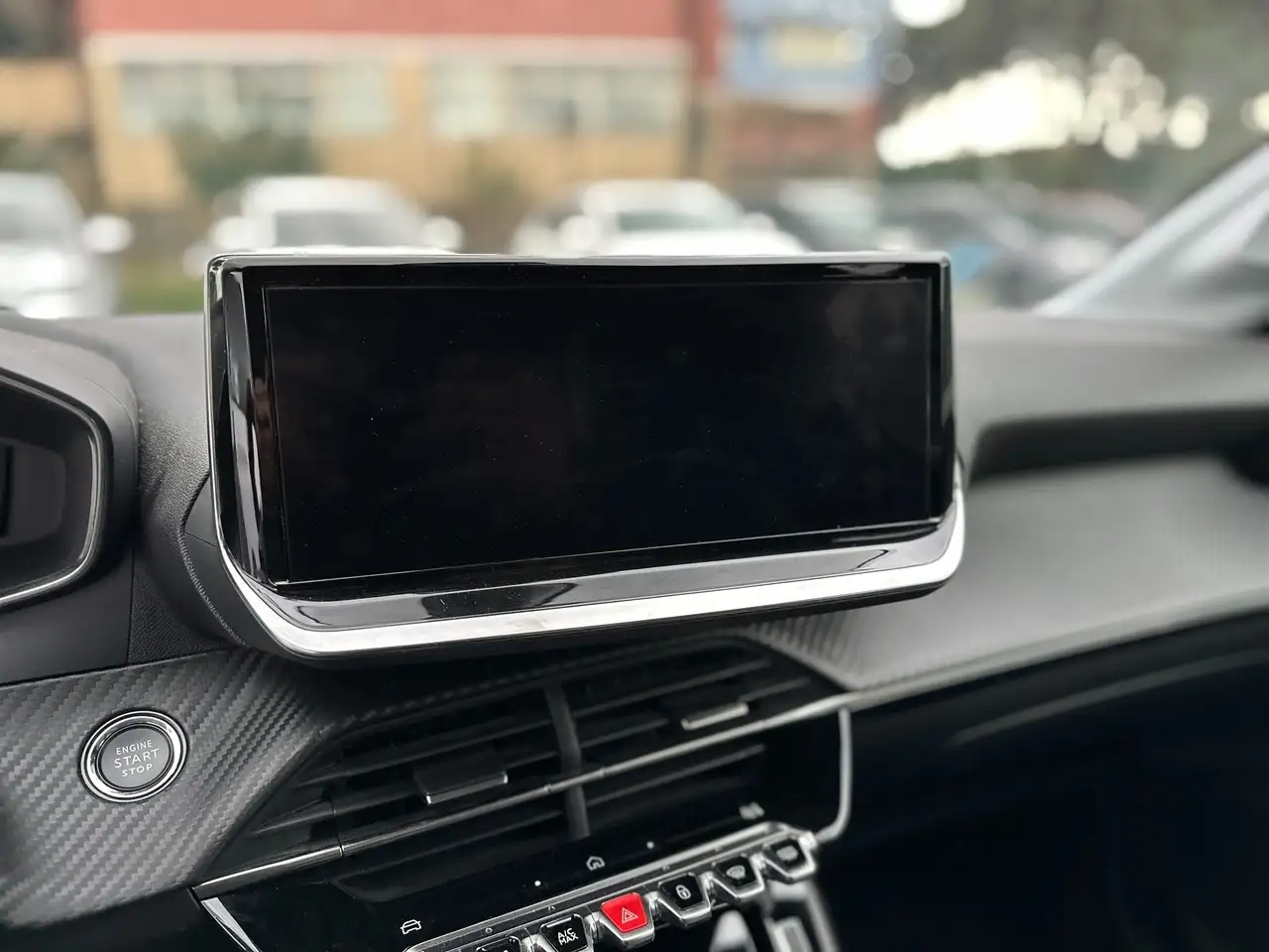 Peugeot 208 1.2 PureTech Allure 9