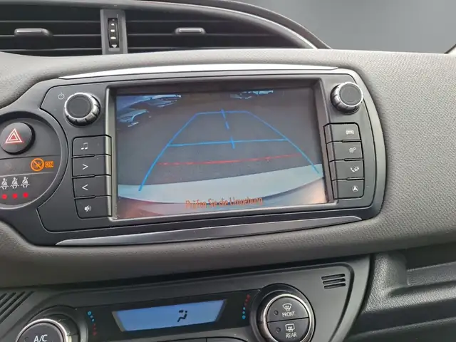 Toyota Yaris view 16