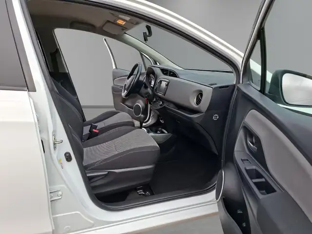 Toyota Yaris view 12