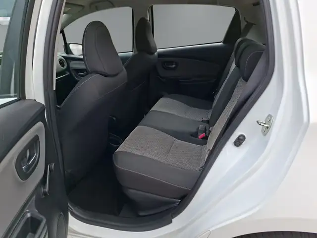 Toyota Yaris view 11