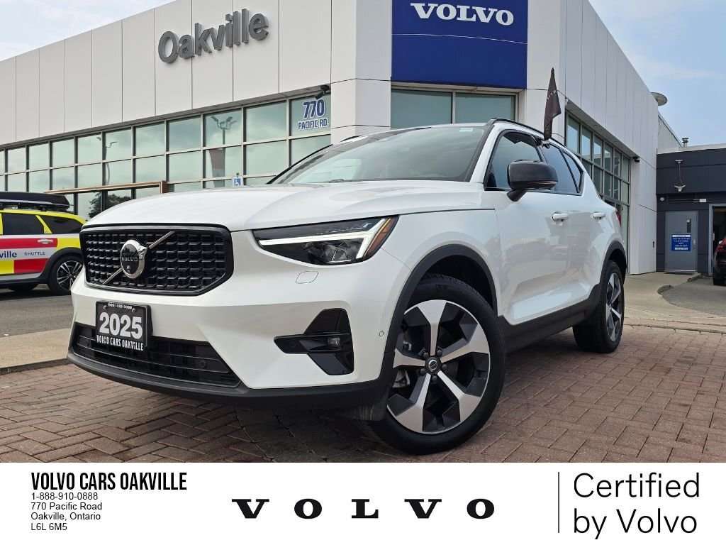 2025 Volvo XC40 UP TO *5YR/UNLIMITED KM WARRANTY...