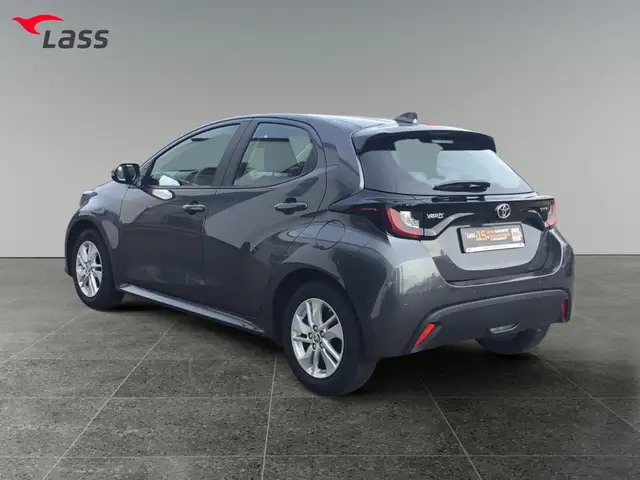 Toyota Yaris view 4