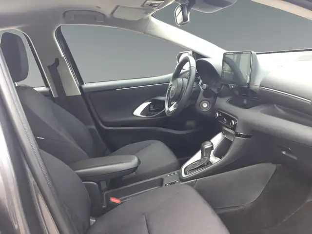 Toyota Yaris view 16