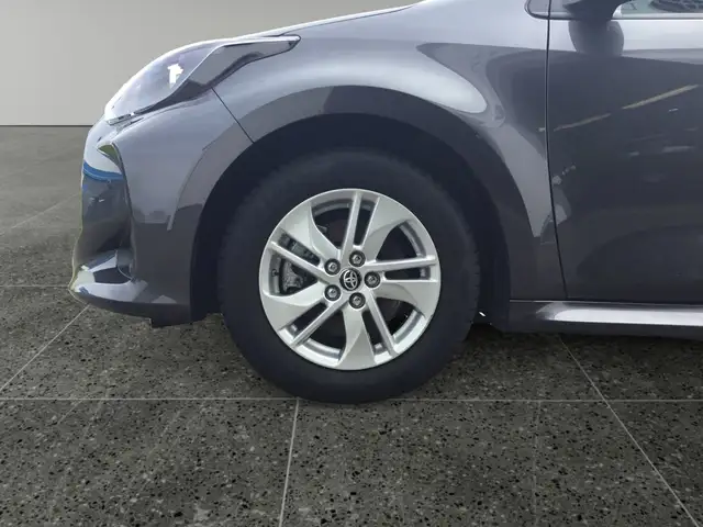 Toyota Yaris view 15