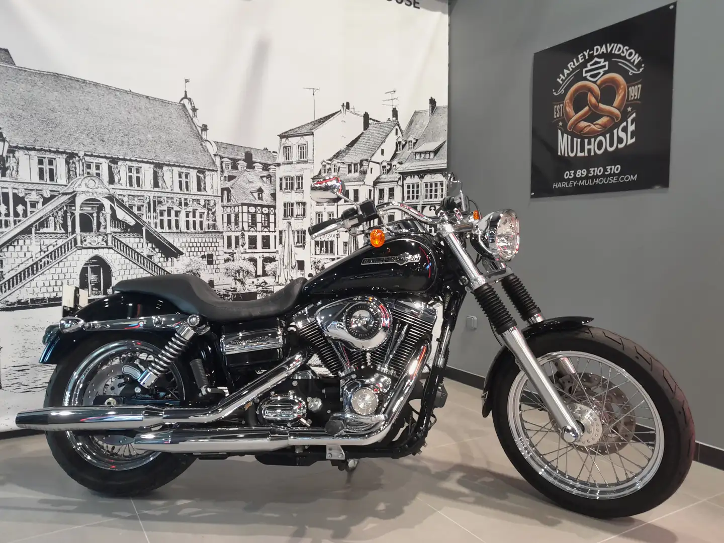 Harley-Davidson Dyna Super Glide - 1