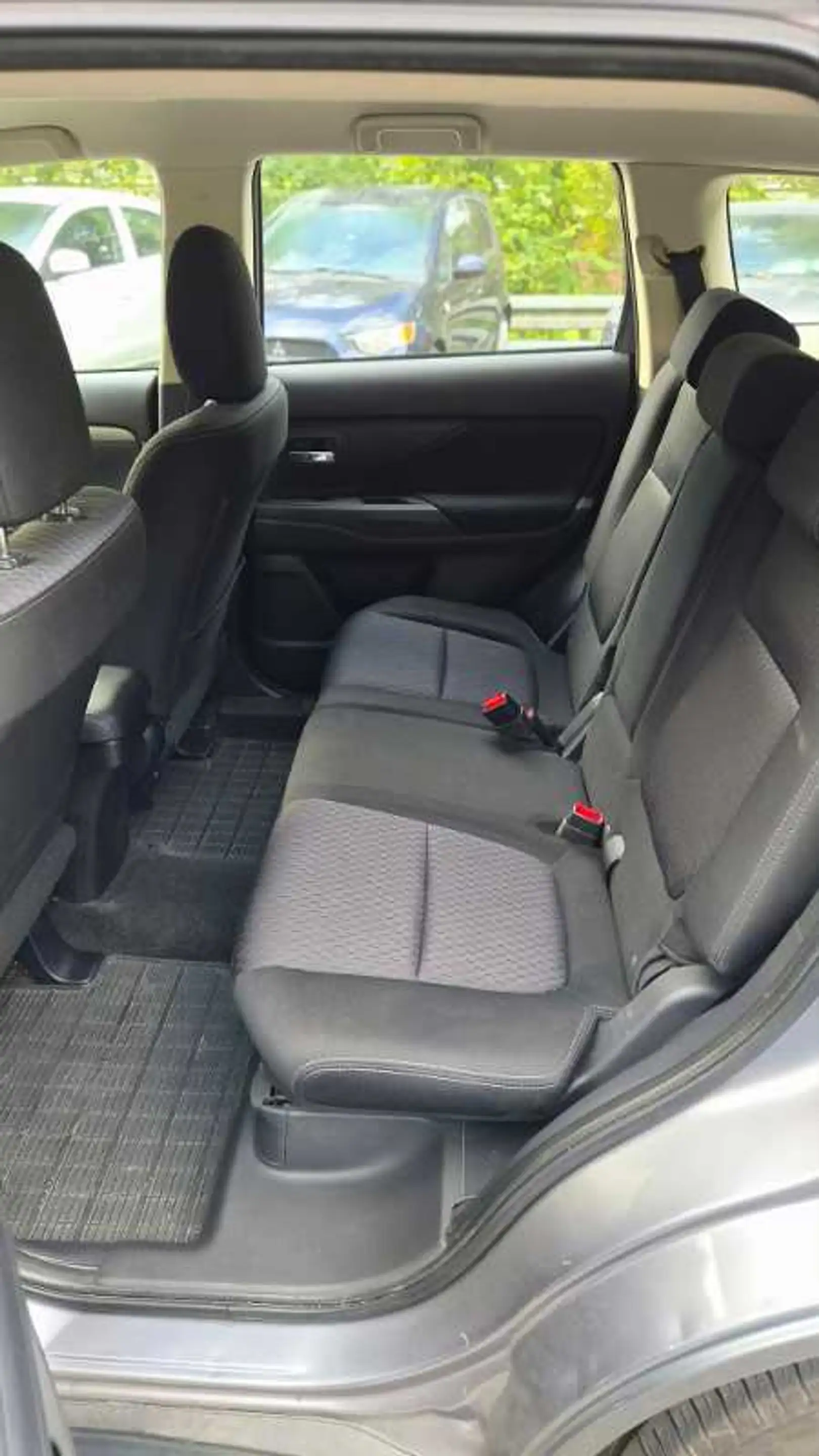 Mitsubishi Outlander 2.0 Klassik Kollektion 2WD SR*WR*AHK — photo 9