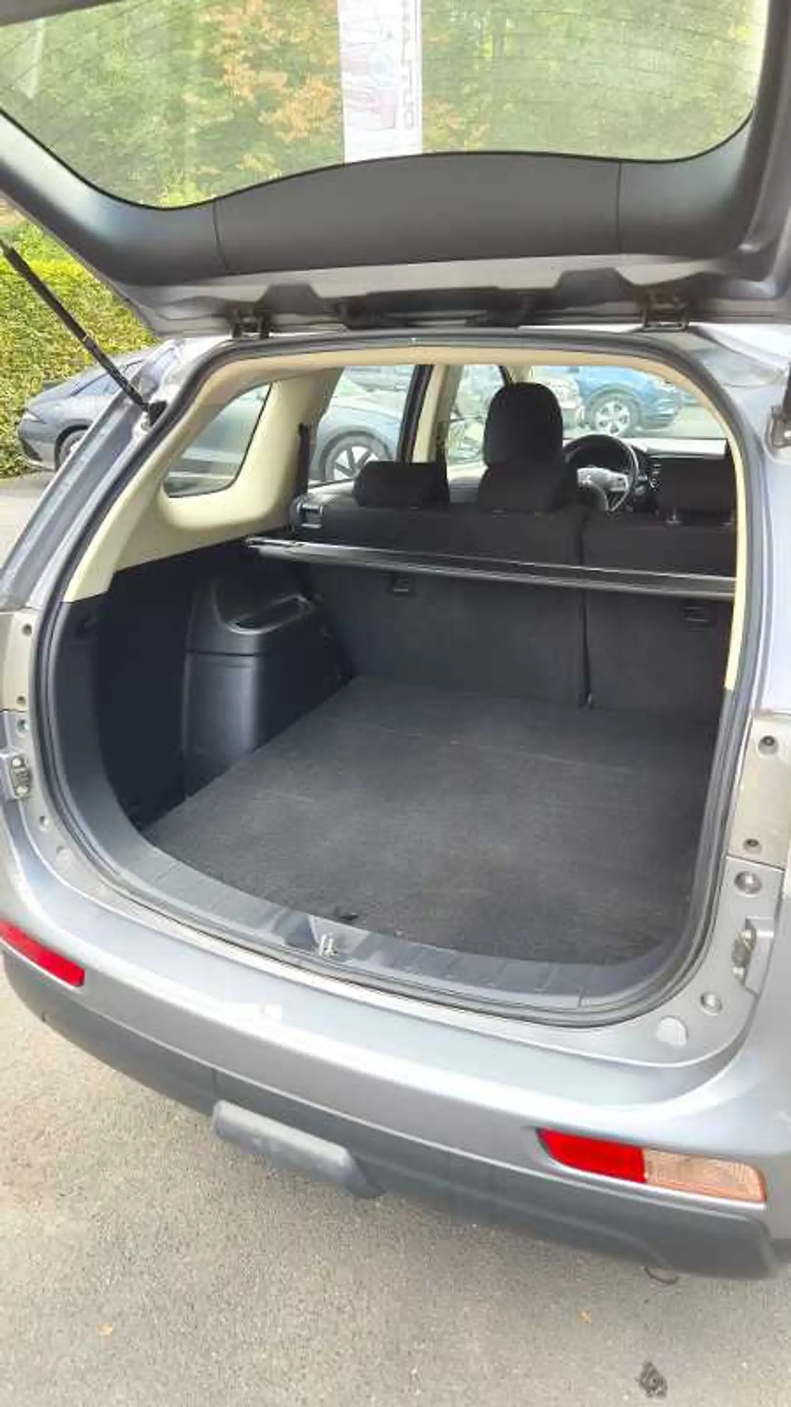 Mitsubishi Outlander 2.0 Klassik Kollektion 2WD SR*WR*AHK — photo 11