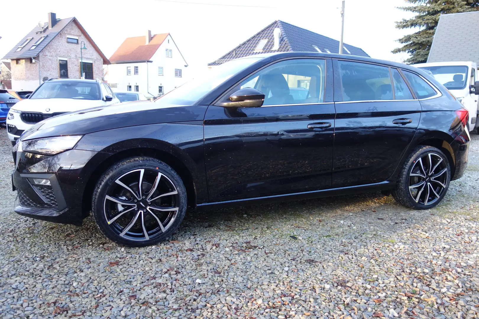 Skoda Scala Top Selection DSG Schwarz - 2