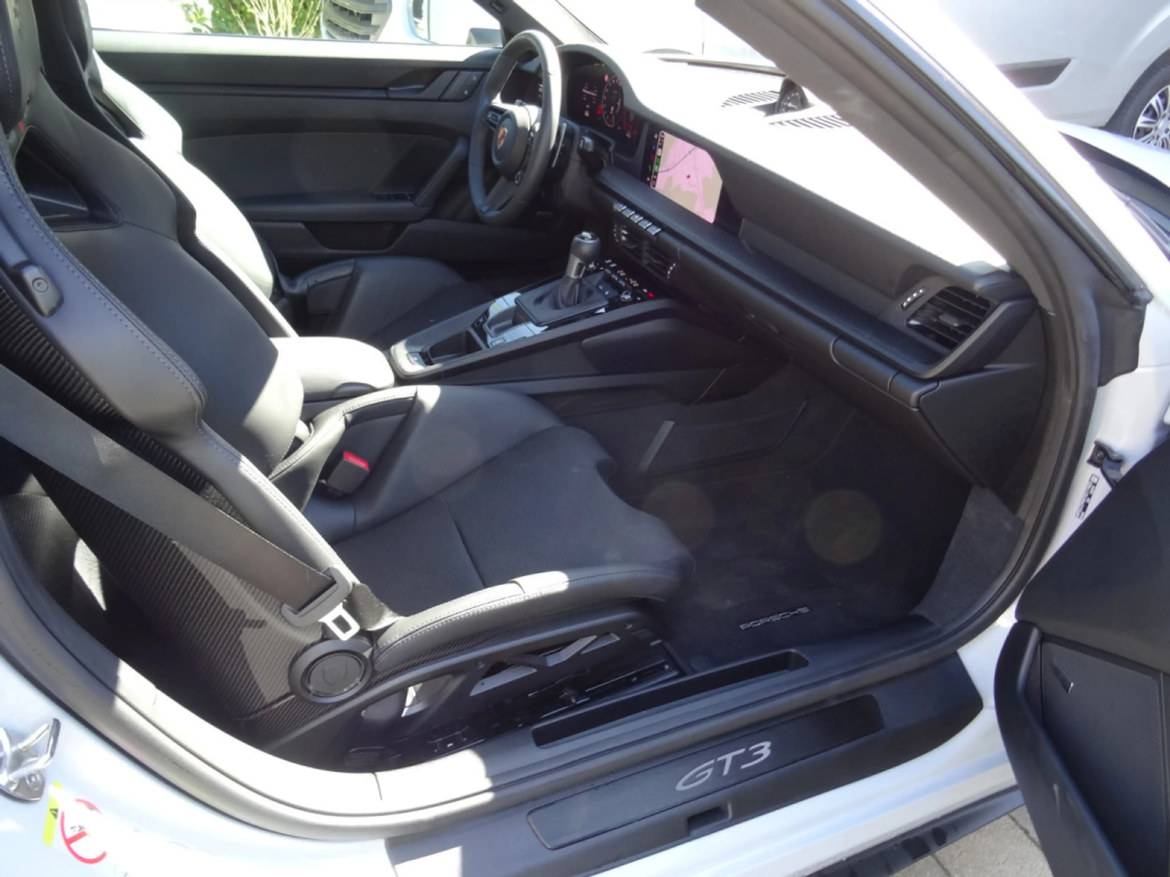 Porsche 992 992-2 GT3 Touring — photo 9