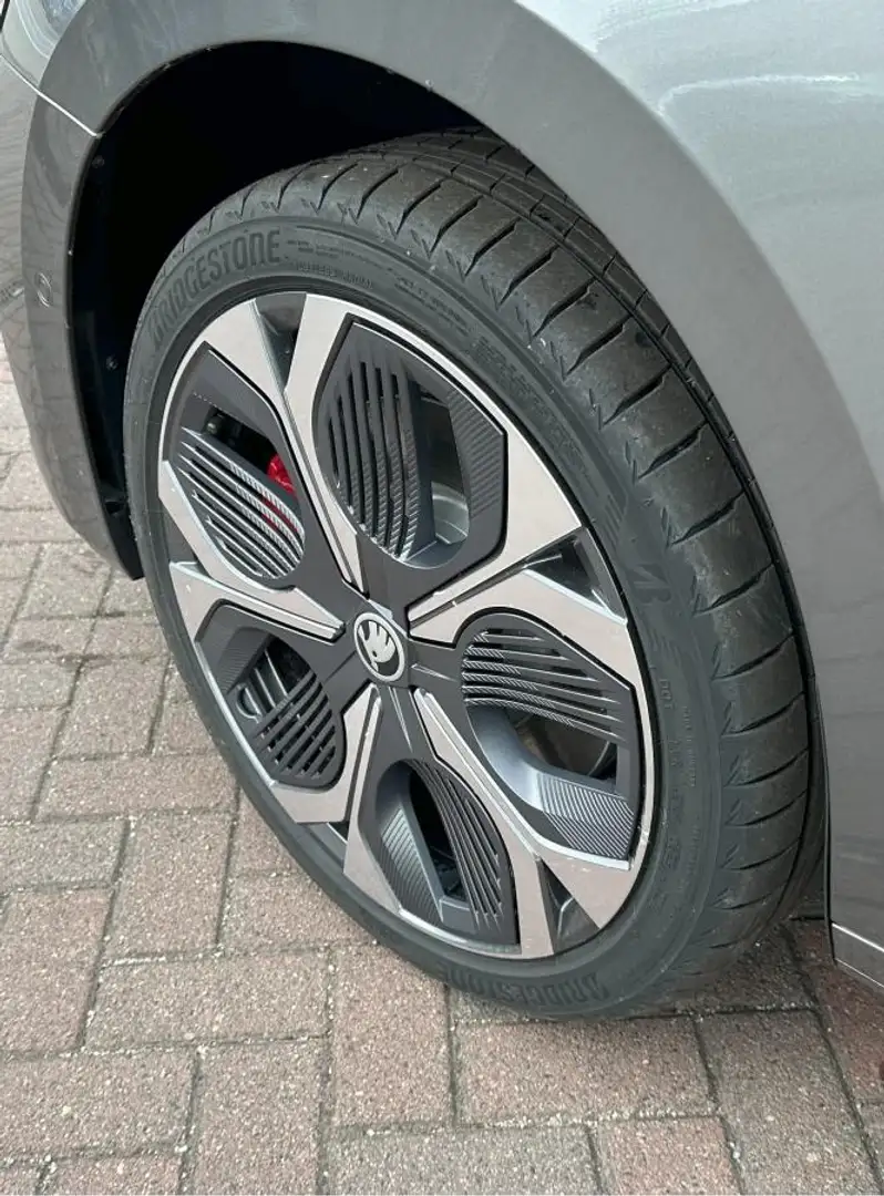 Skoda Octavia RS 2,0 TSI 195 kW 7-Gang-DSG**AKTION** Grau - 2
