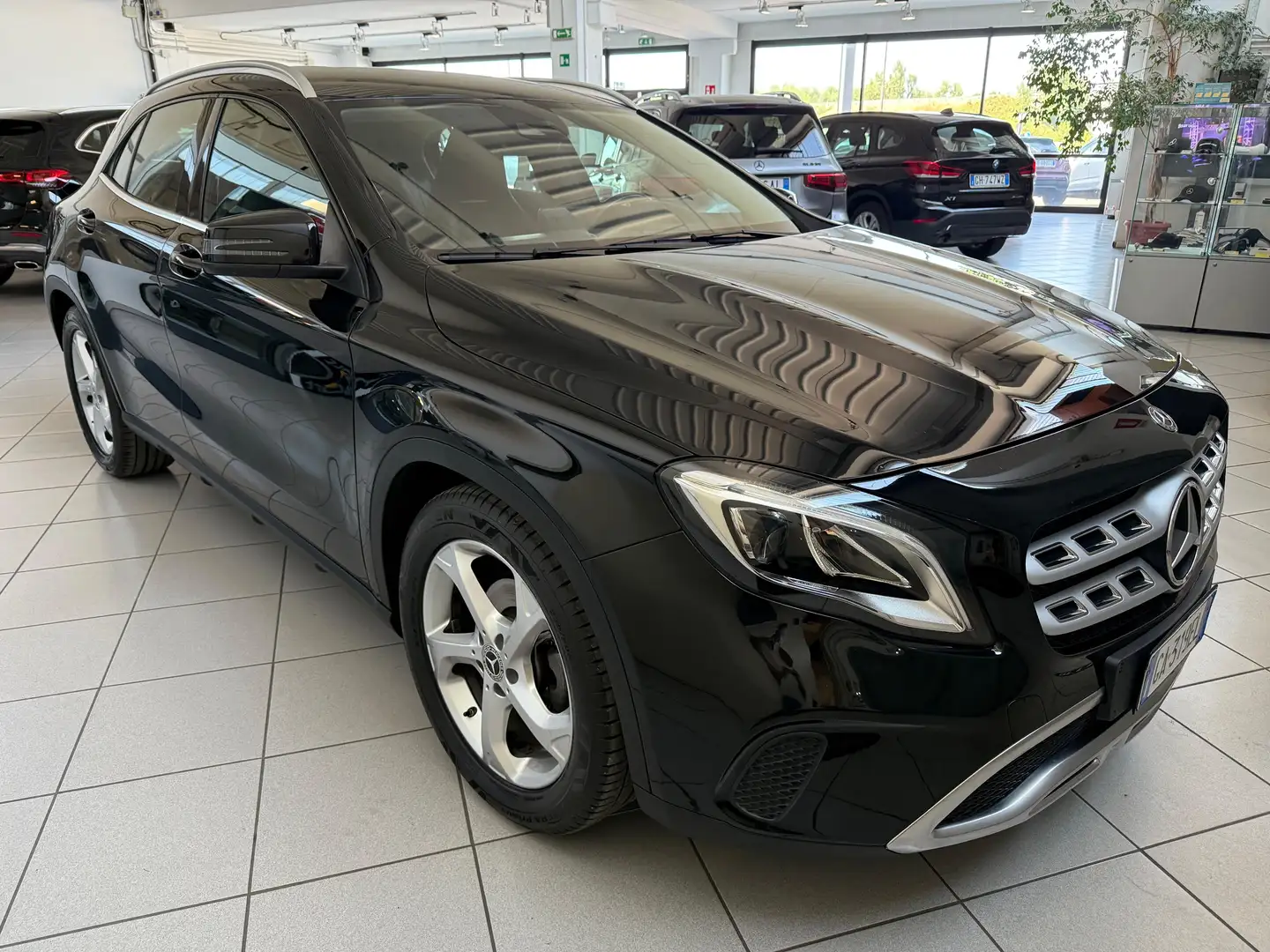 Mercedes-Benz GLA 180 Sport auto ! TAGLIANDI UFFICIALI ! APPLE CARPLAY! Nero - 1