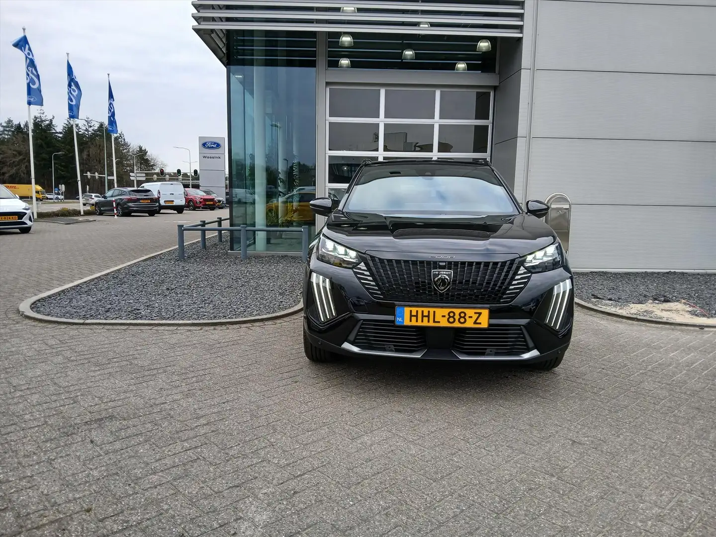 Peugeot e-2008 EV 54kWh 156pk GT Avantage | Navigatie | Electrisc Negru - 2