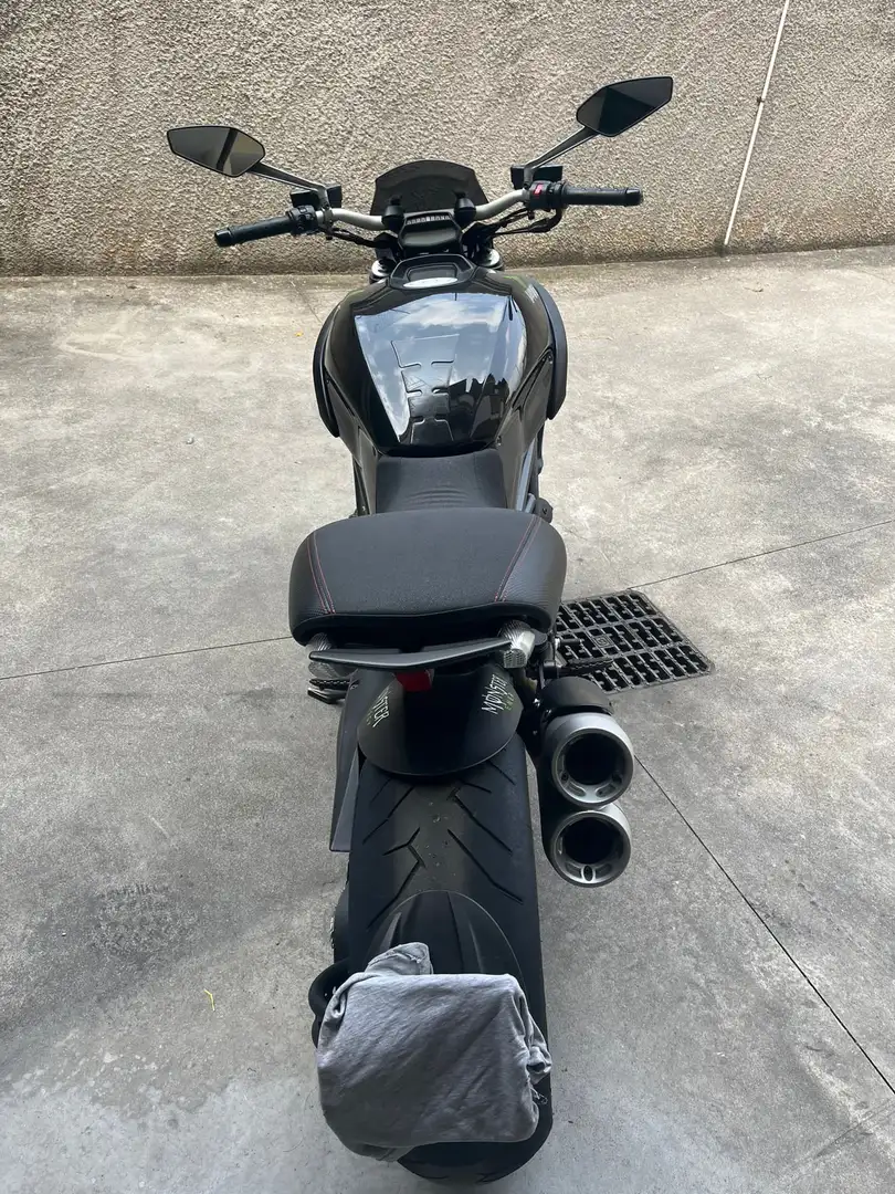 Ducati Diavel Carbon Černá - 2